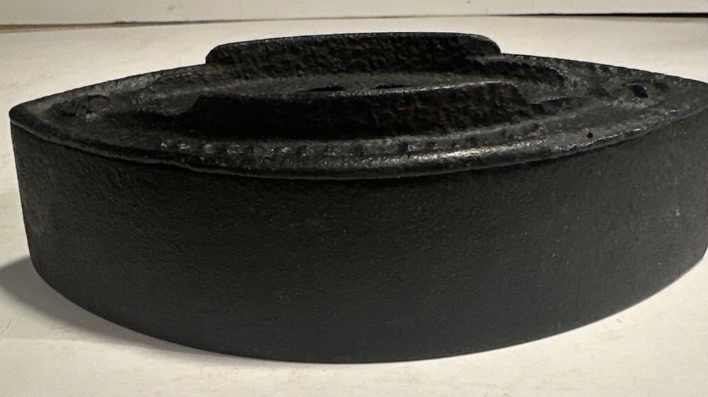 Antique Iron -no Handle/ 2.7 Lb