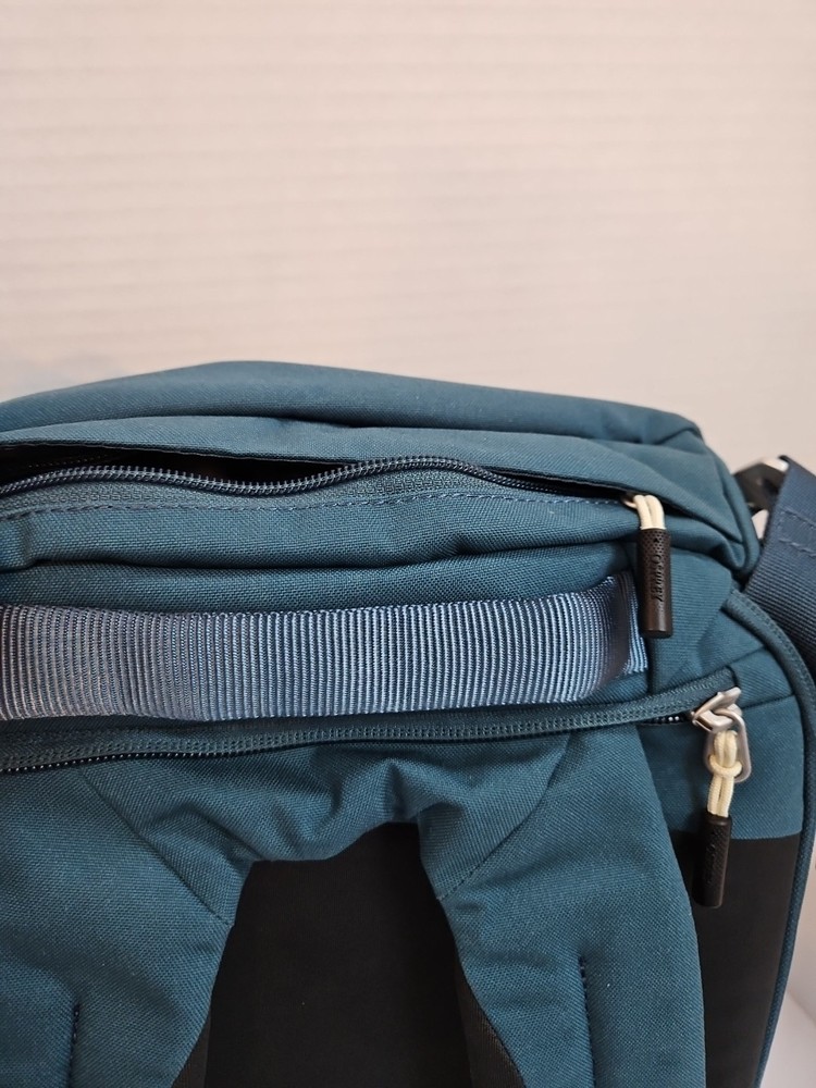 Osprey Arcane Duffel Bag/Backpack 30L. Stargazer Blue.