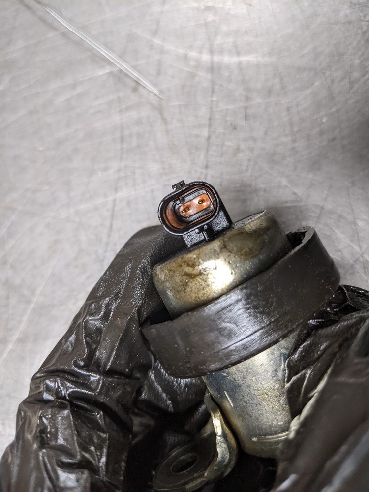 Variable Valve Timing Solenoid For 13-18 Ford C-Max 2.0 CJ5E6B397AA