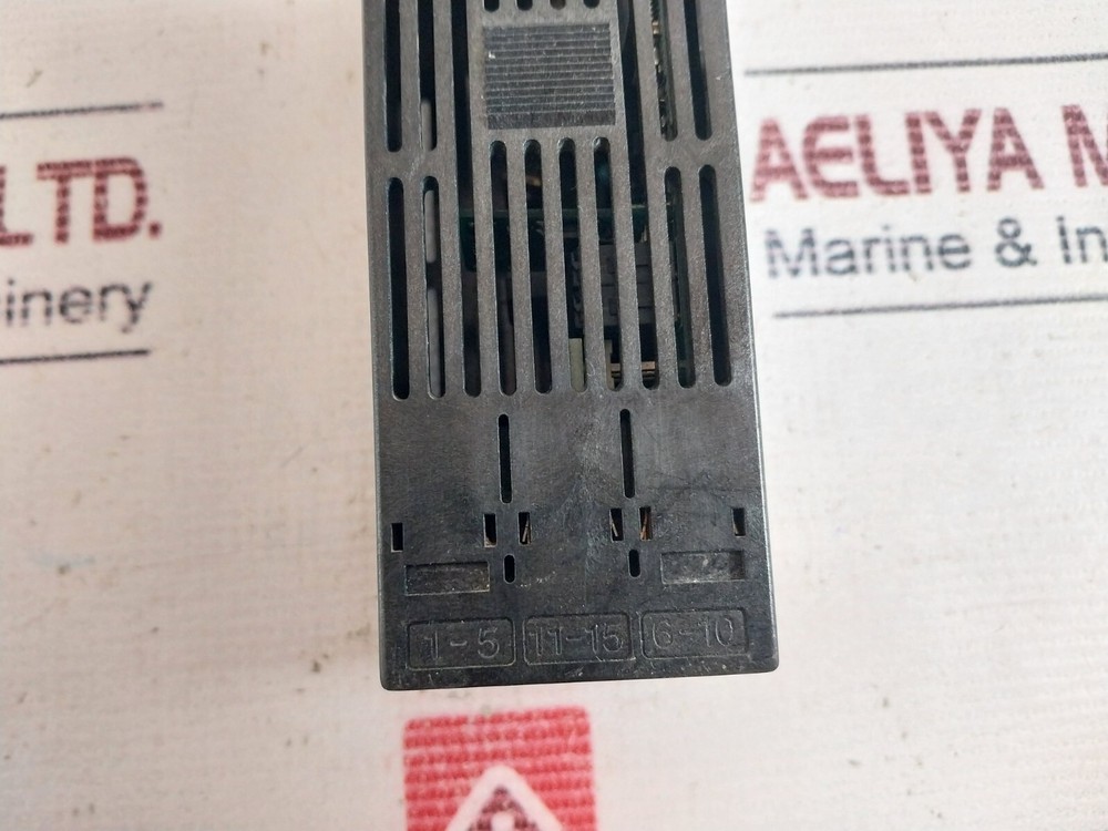 Yokogawa UT130 Temperature Controller 100-240 VAC