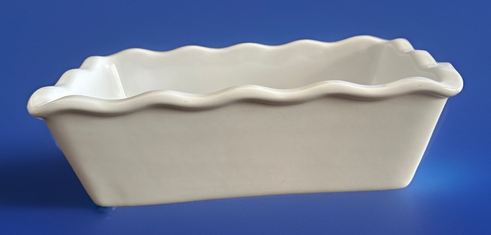 Le Gourmet Chef  Mini Ceramic Loaf Pan Baking Dish Stoneware White Scallopped