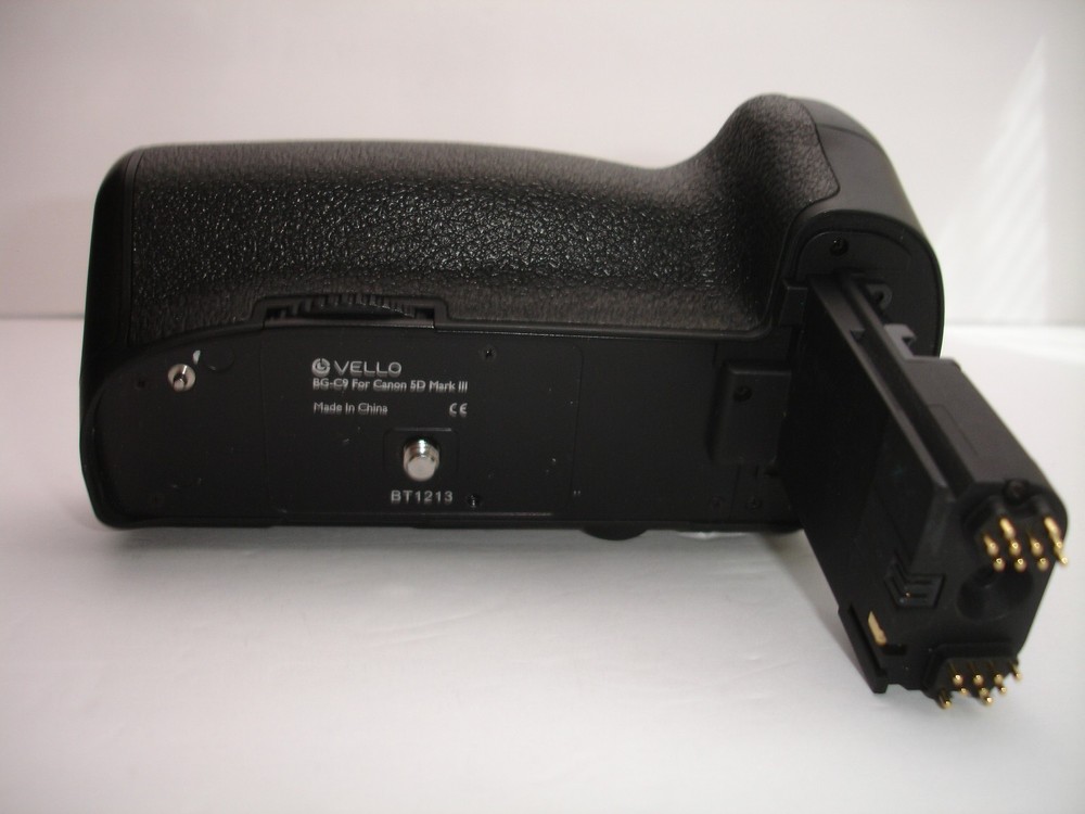 VELLO Vertical Battery Grip for Canon 5D Mark III