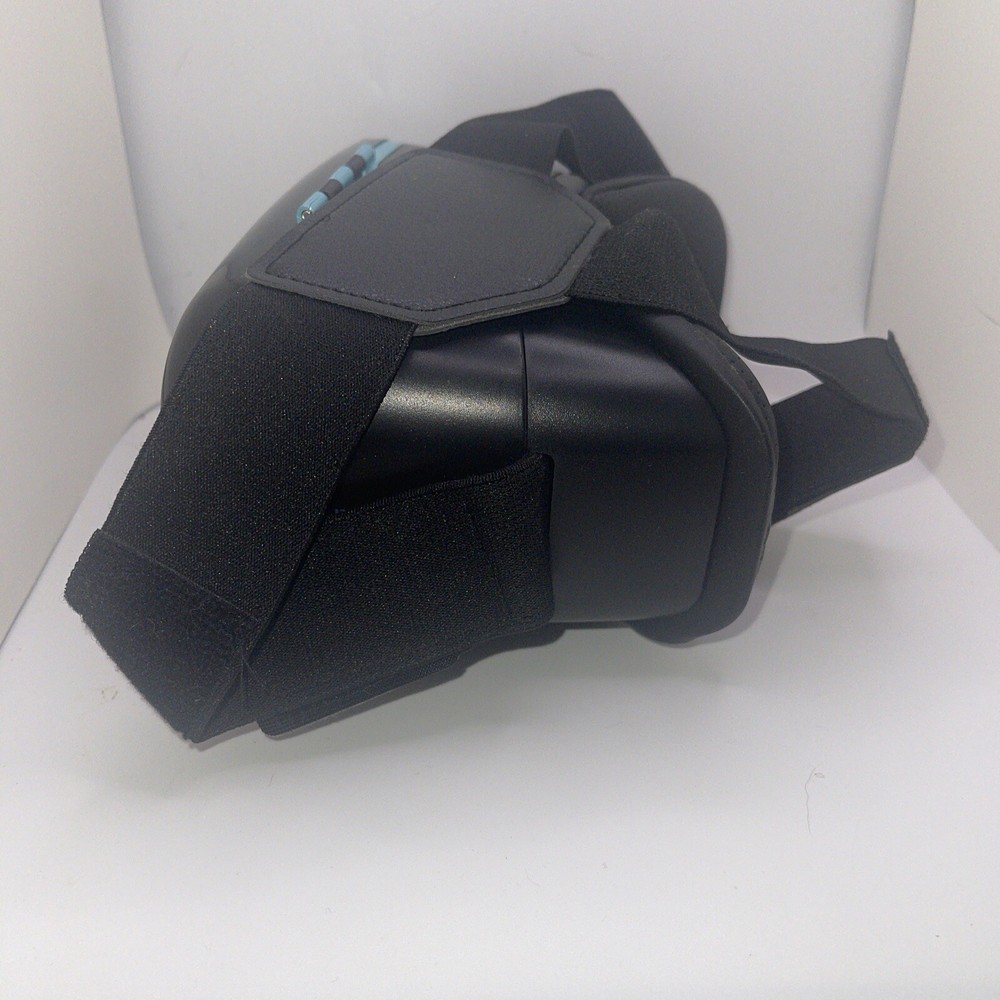 Utopia 360 VR Headset with Wireless Bluetooth Controller - iPhone & Android