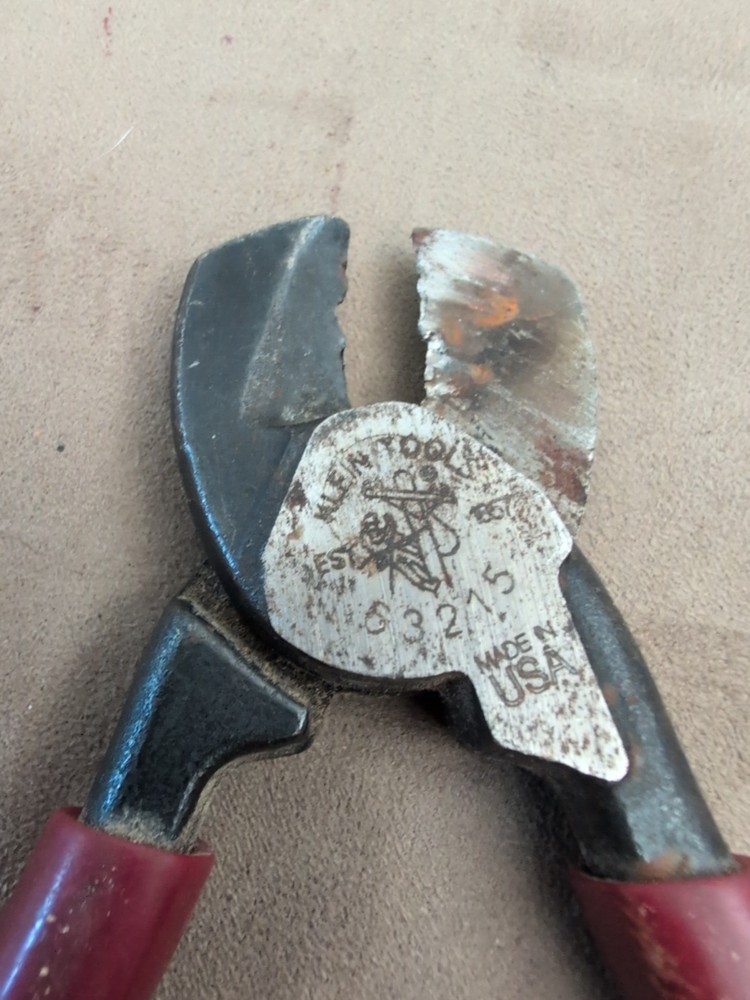 High-Leverage Compact Cable Cutter Klein Tools 63215