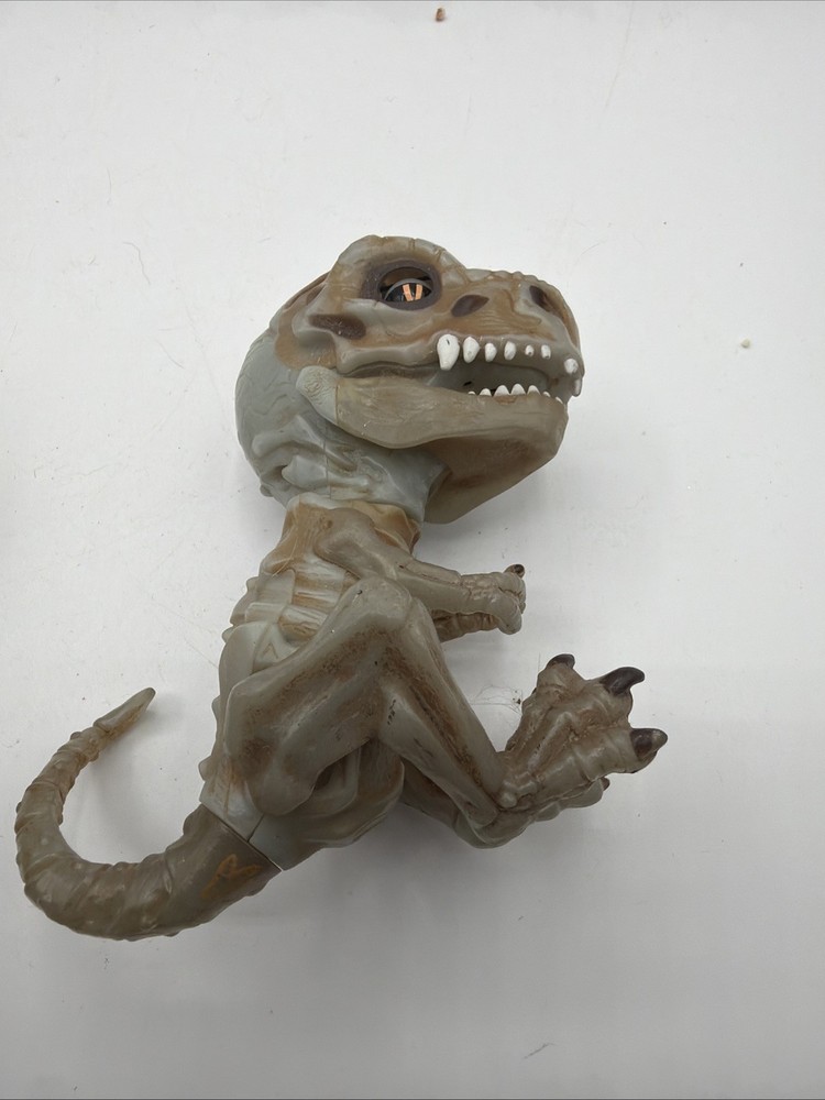 WowWee Fingerlings Untamed Skeletons Untested