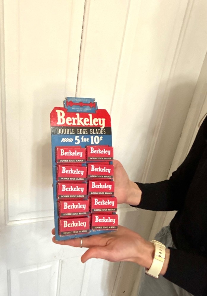 Vintage Razor Blade Display - BERKELEY Double-Edge 19 Double-Box Display Sign