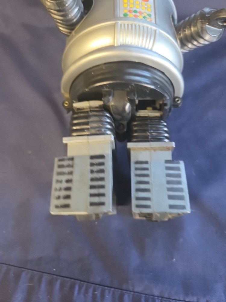 AHI LOST IN SPACE 1977 ROBOT (Non Working)
