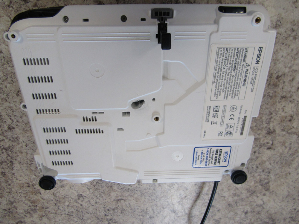 Epson H719A (EX3240) LCD Projector w/ remote - Tested Working