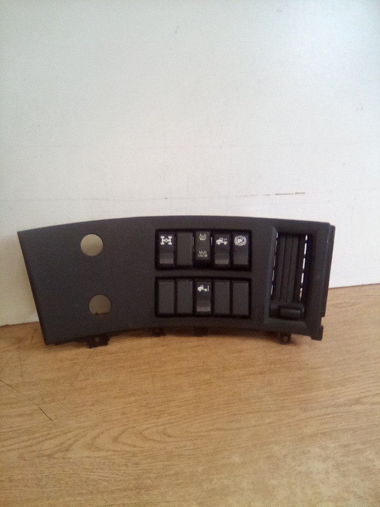 Volvo VNL 82756001 Dashboard Switch Panel
