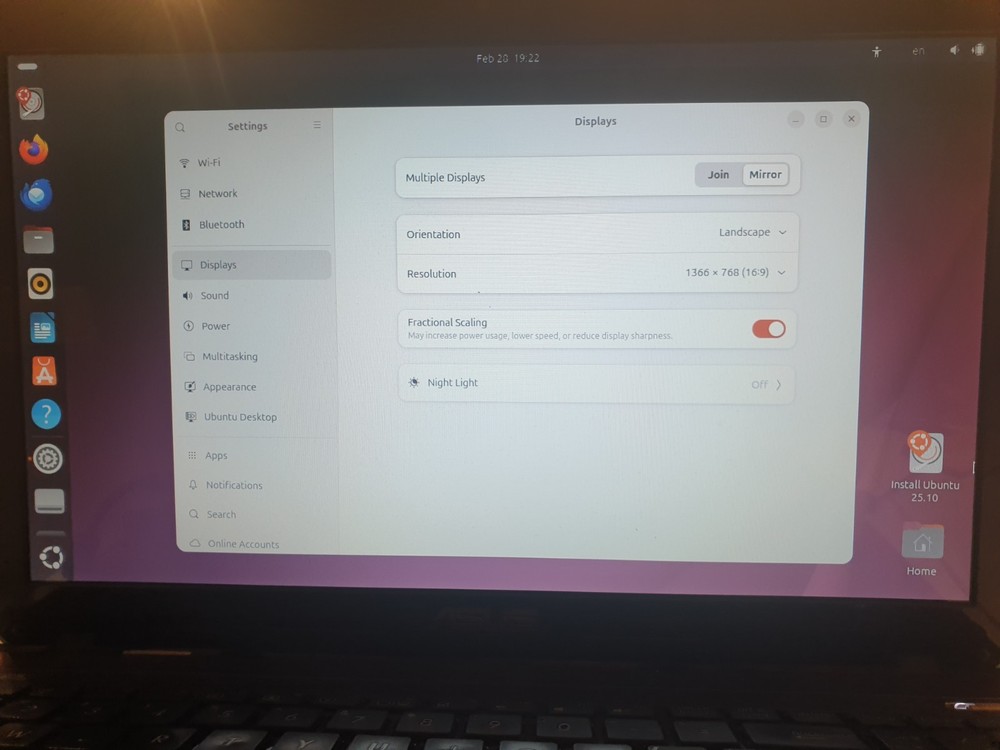 Linux Ubuntu 25.10, 64-bit, Bootable Live and Install USB Flash Drive