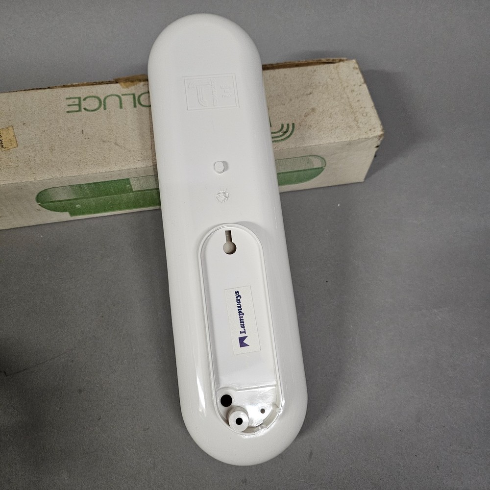Retro Wall Light - White with opal diffuser