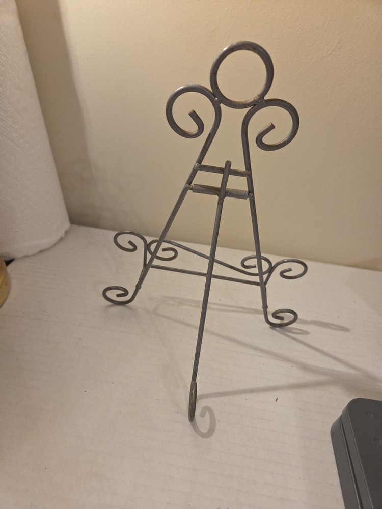 Picture or book stand