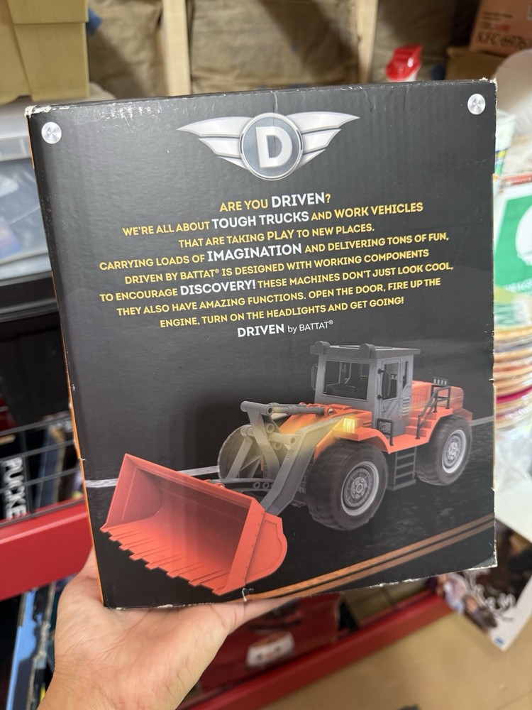 DRIVEN R/C FRONT END LOADER BY BA TTAT