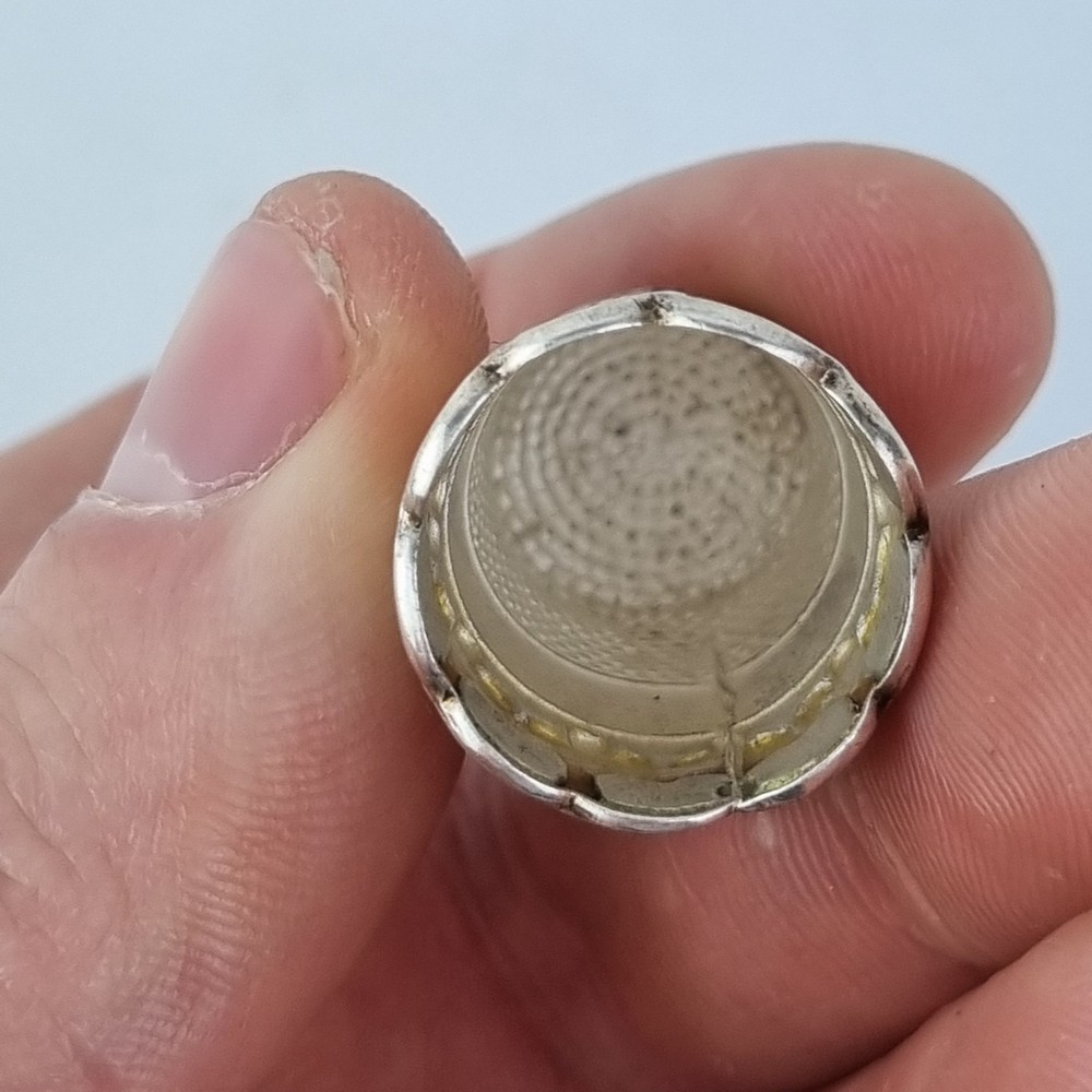 Solid Silver Thimble Sheffield 2002 Carrs Of Sheffield