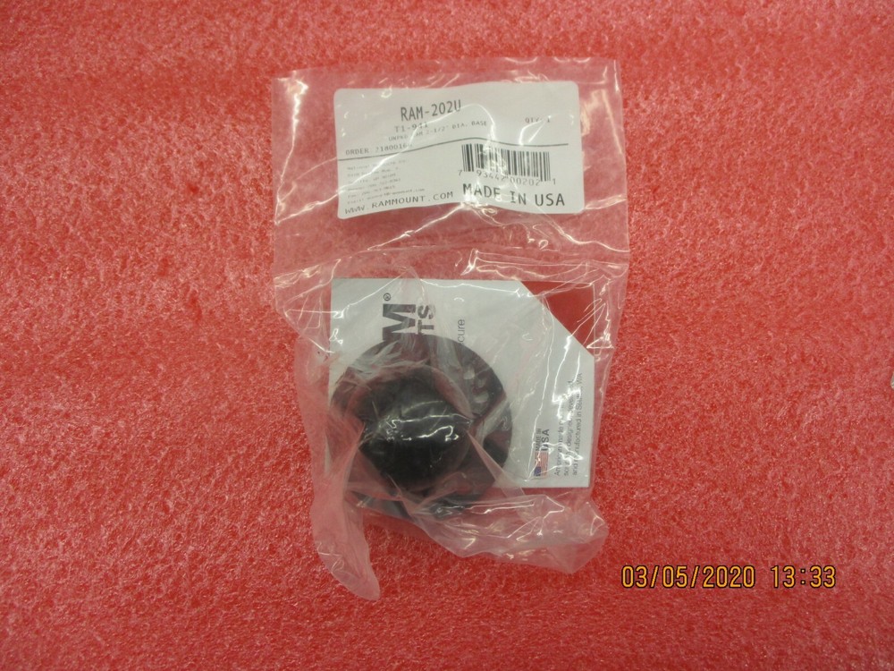 RAM MOUNT- RAM-202U - ball mount; 2 1/2in dia. Base