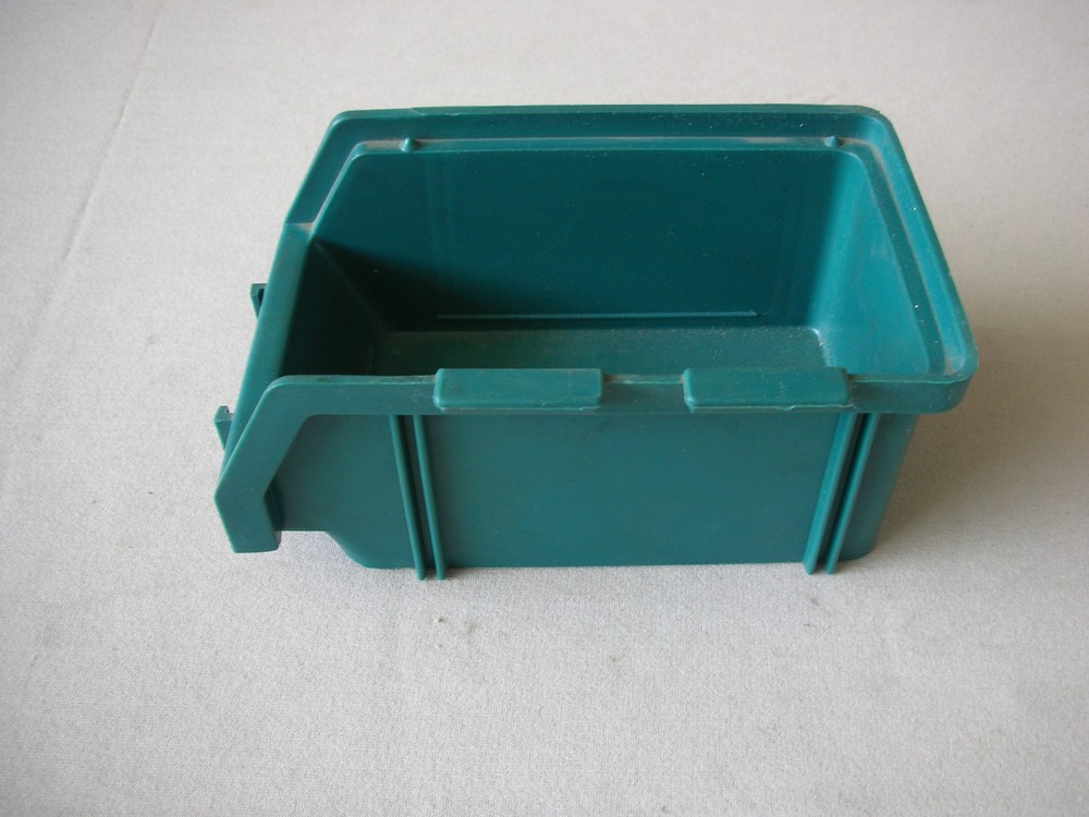 Alfa 2 Alfredo Martini Wolf's Mouth Container