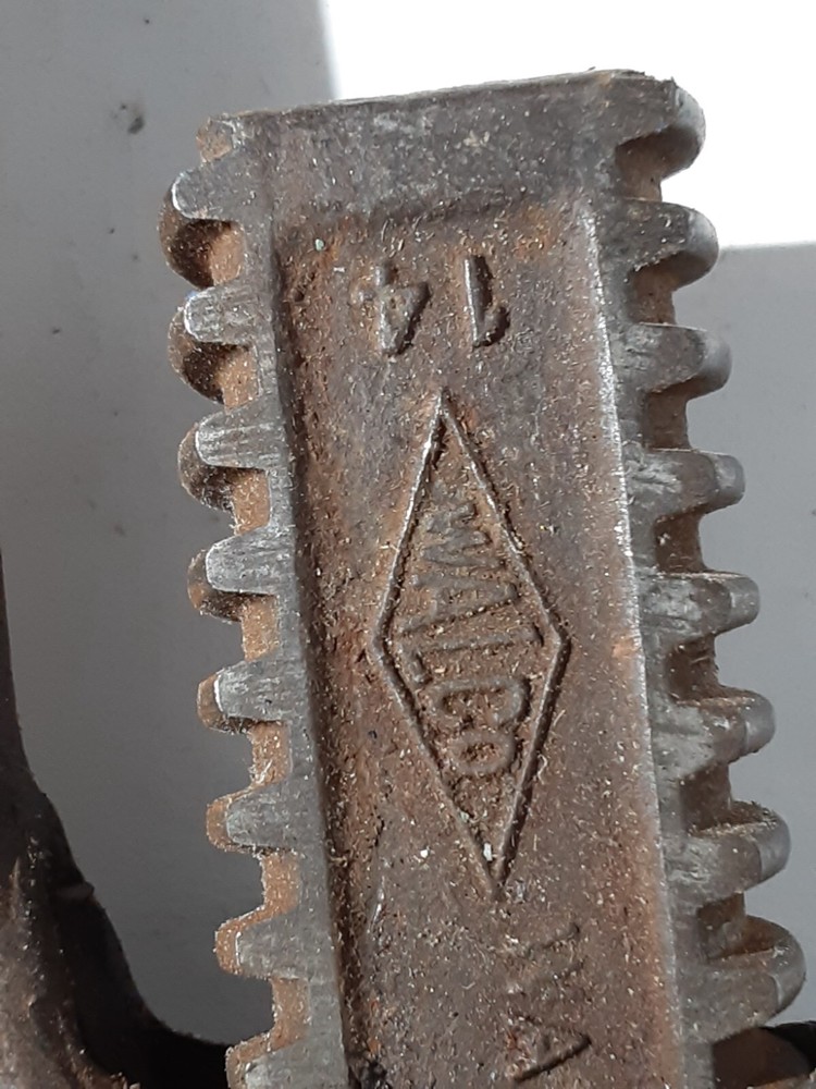 VINTAGE WALWORTH PIPE WRENCH 12"