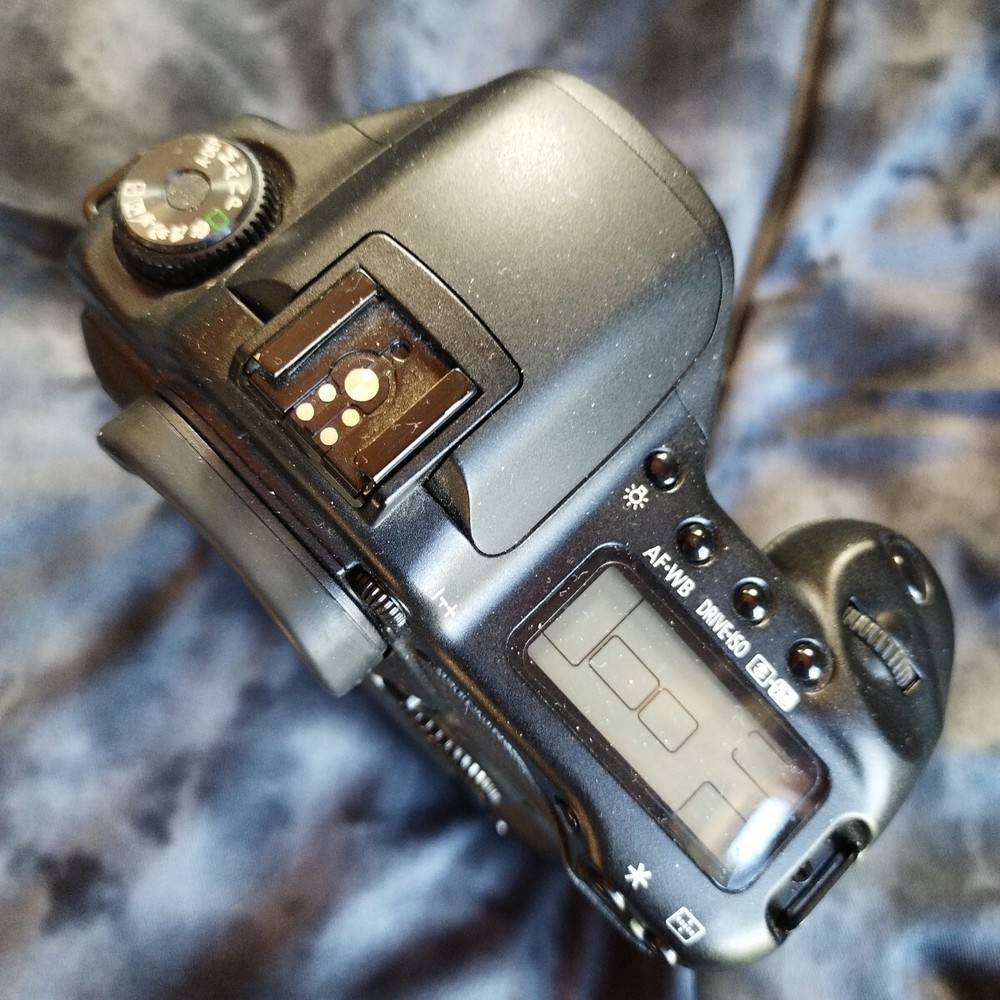 - Canon EOS 10D + BG-ED-3 (BattGrip)