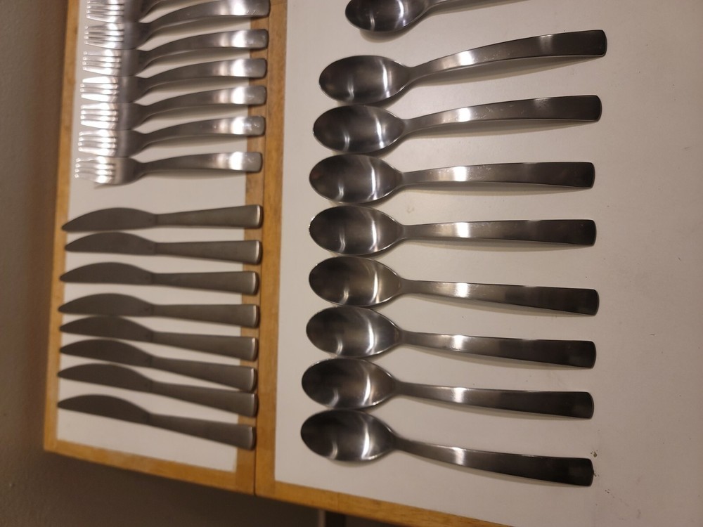 Gourmet Settings 40 Pieces Flatware ~ Park - Carry On ~ Mixed Lot