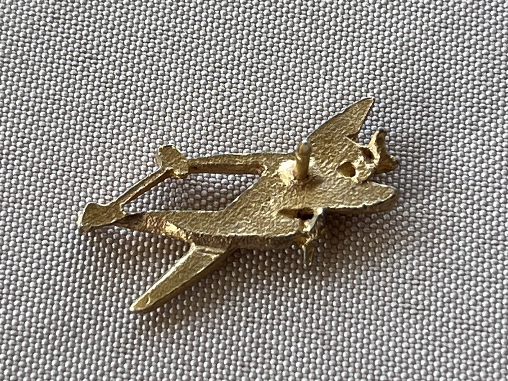 Vintage Lockheed P-38 Lightning Airplane Goldtone Lapel Pin