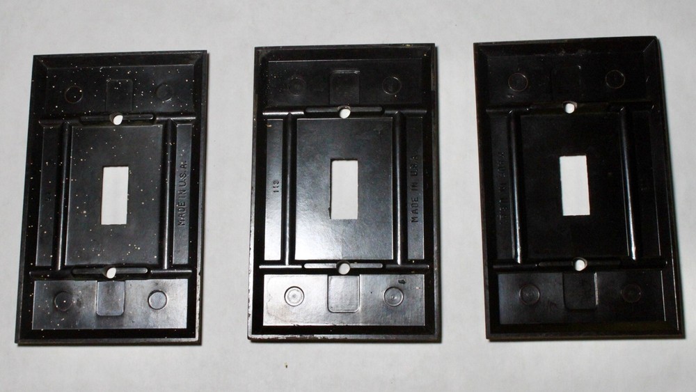 (3) Vintage Bakelite Single Switch Covers /  Ribbed Brown (Quant:3) - Made in US