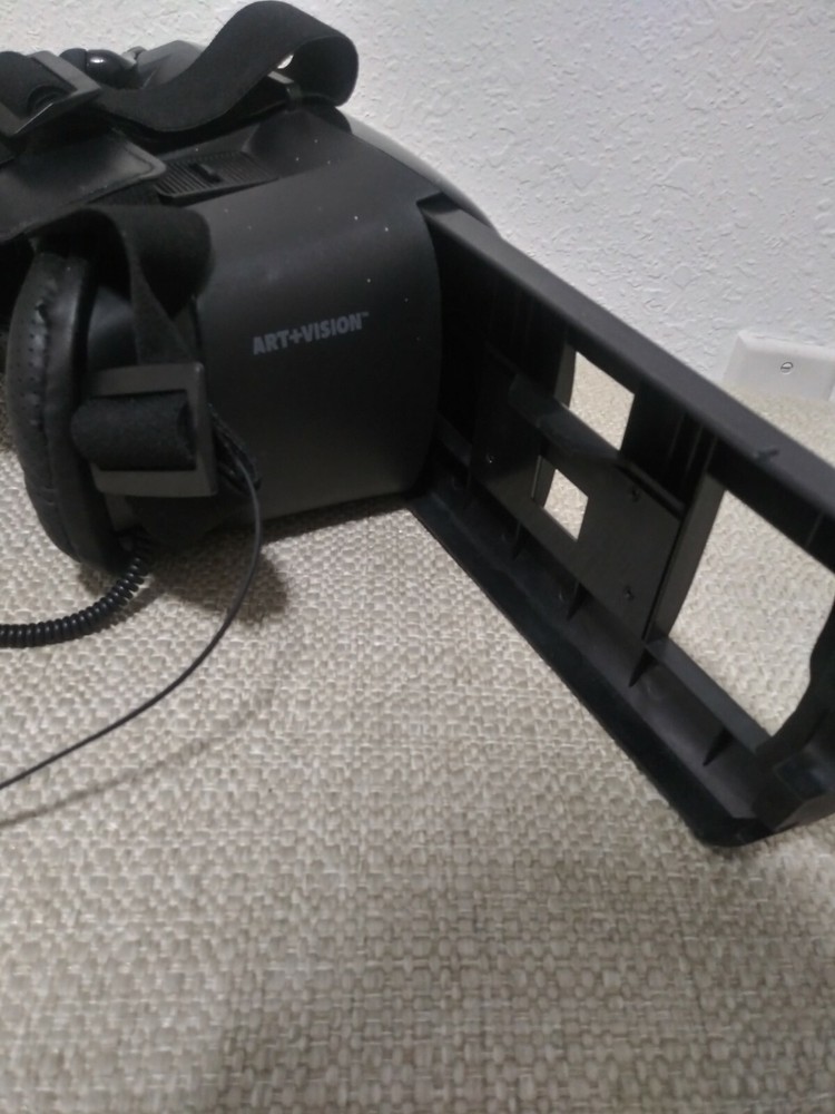 ART+VISION Virtual Reality Headset