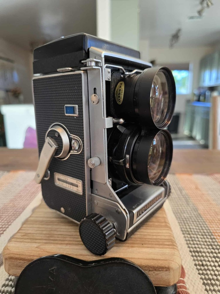 1960s Mamiya C33 professional camera