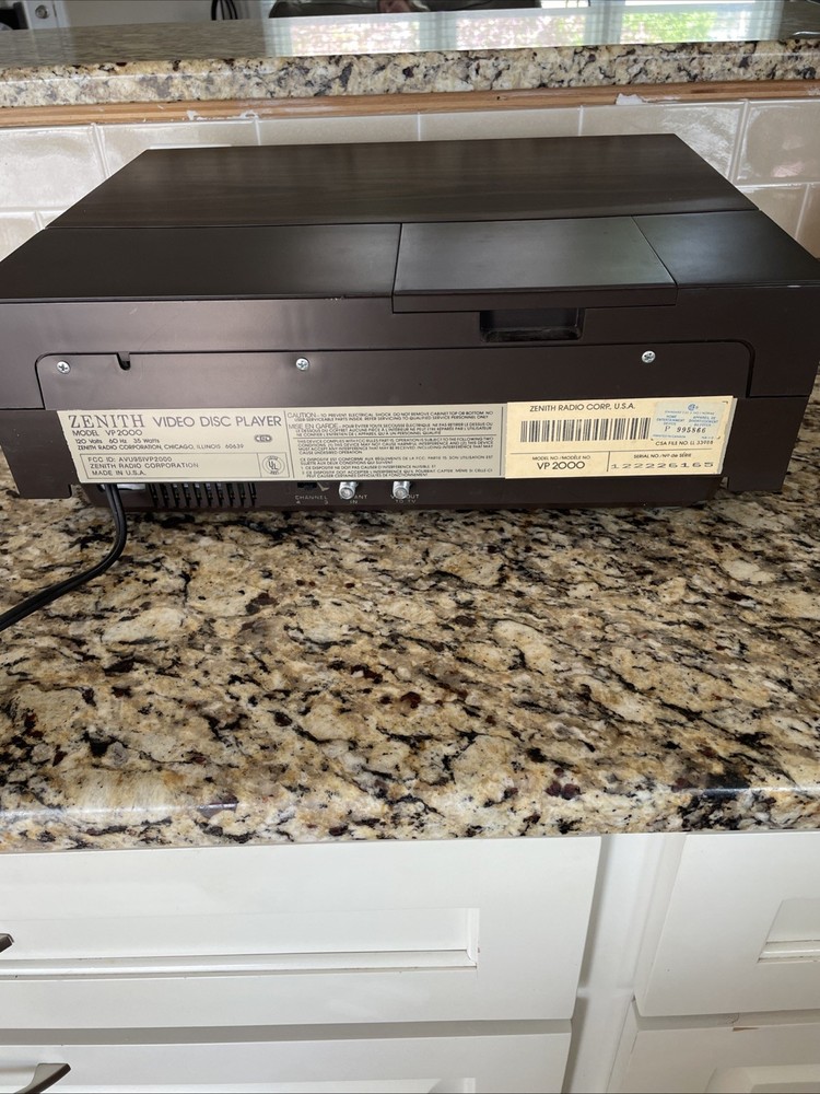 Zenith Stereo Video Disc Player Model VP2000- Powers On, No Further Testing