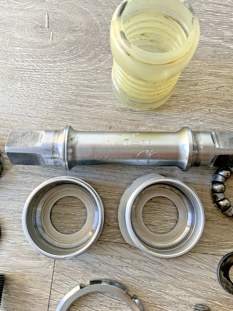 SHIMANO 600 BOTTOM BRACKET BRITISH THREADED 69-107 MM