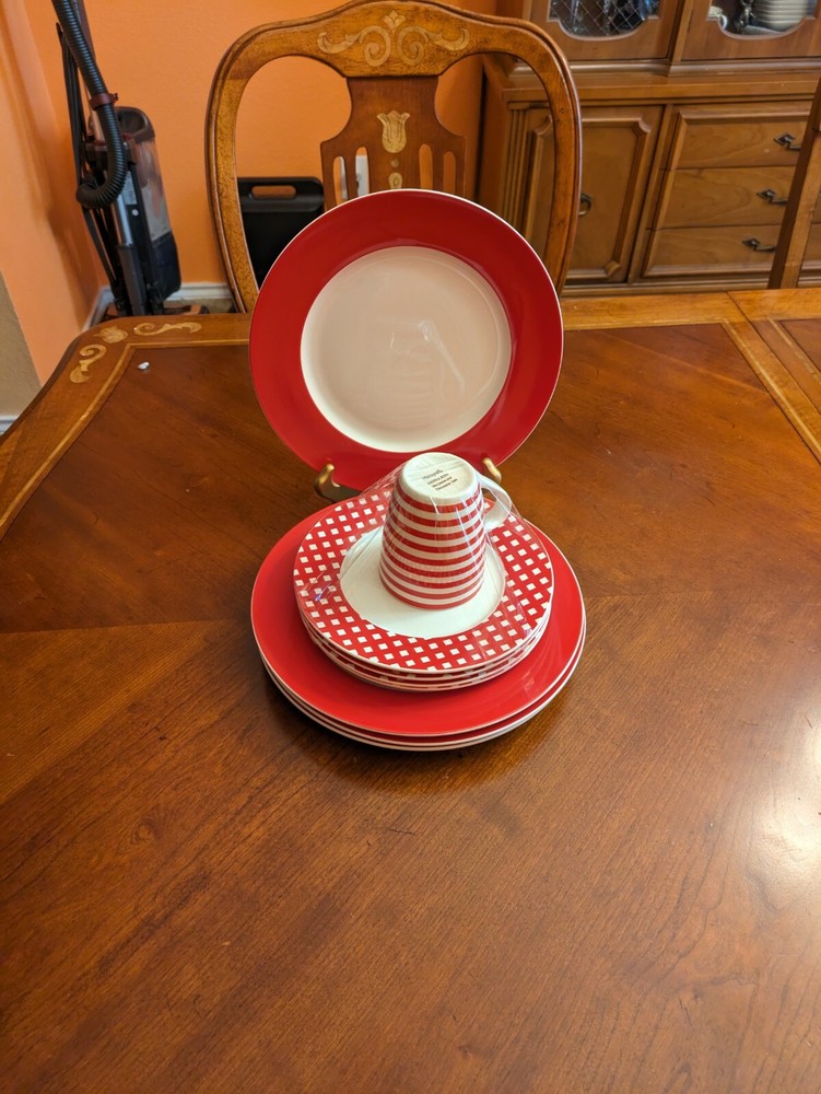 Pfaltzgraff Kenna Red 9 Piece Porcelain Dinnerware Set
