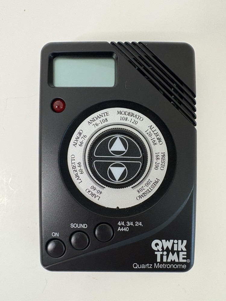 Small Digital Metronome: Qwik Time QT-7 Quartz Metronome