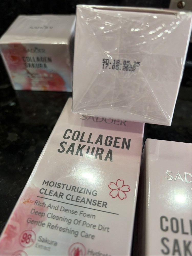 SADOER COLLAGEN SAKURA MOISTURIZING REVITALIZING 8 PIECE SET.