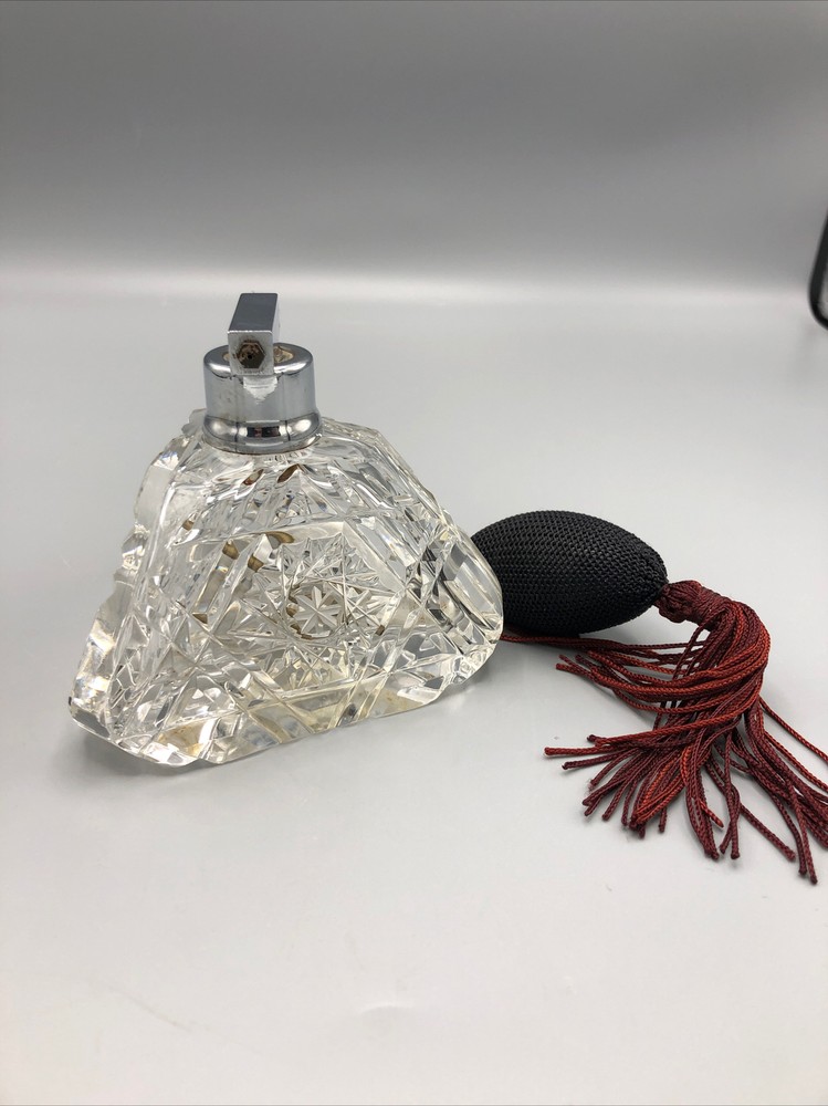 Clear Pyramid Deep Cut Crystal Bottle with Atomizer 4 1/4" Pyramid