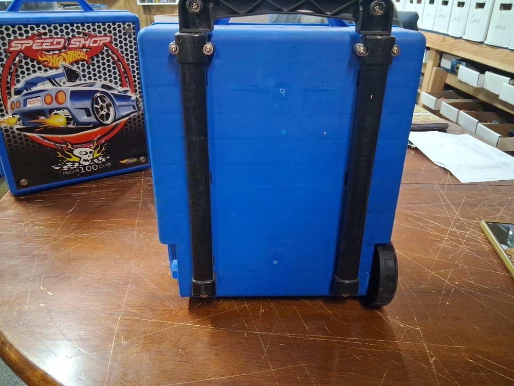 hot wheels 100 car rolling storage case