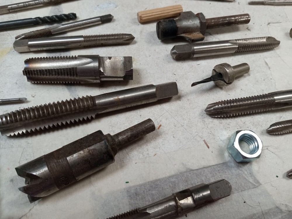 HUGE LOT MISCELLANEOS HARDWARE,ROUTER BITS,TAPPING BITS,NUTS, BOLTS,WASHERS ++++