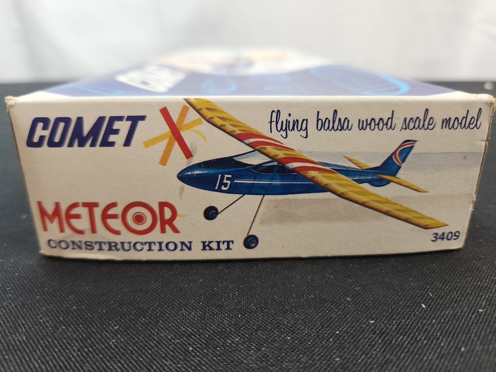 Vintage Balsa model plane kit Comet Meteor 21 3/8" span 3409
