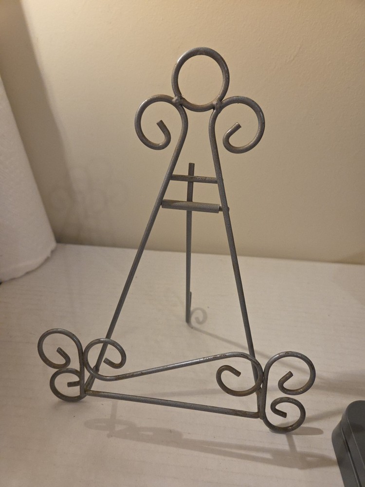 Picture or book stand