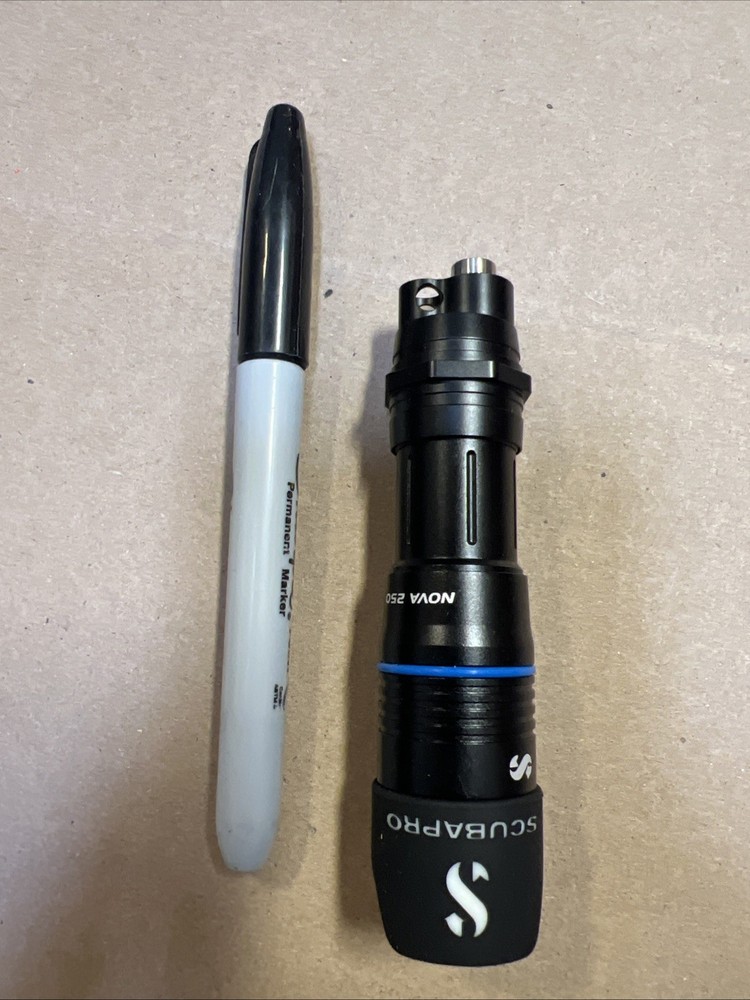 Scubapro Nova 250 Dive Light with Accessories (New in box)