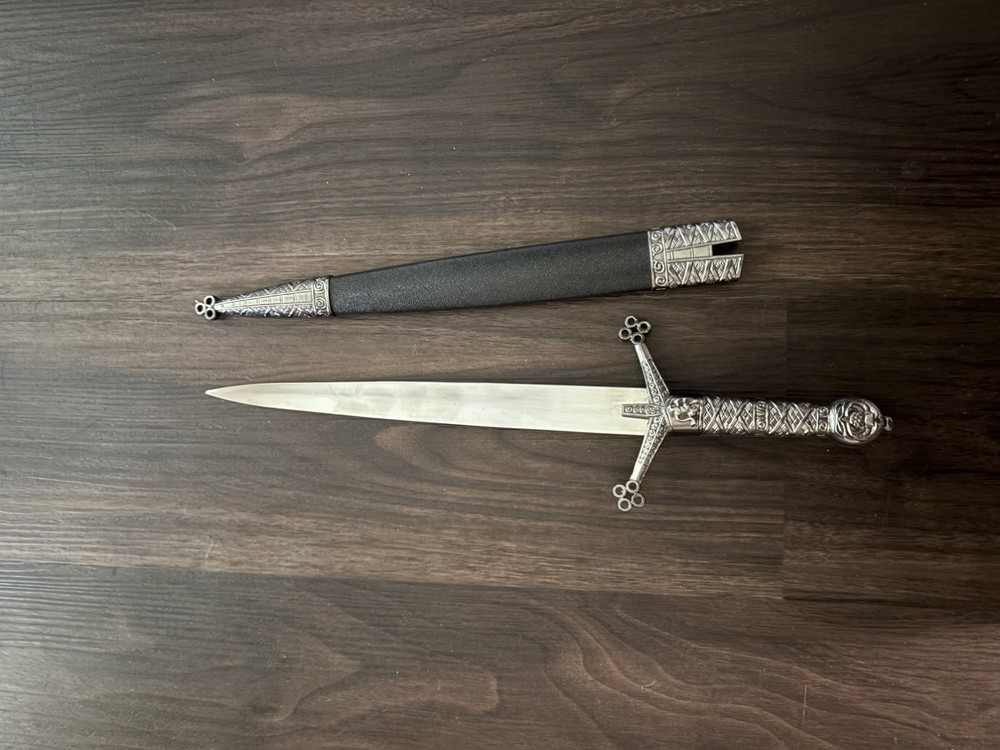 Vintage throwing knife dagger