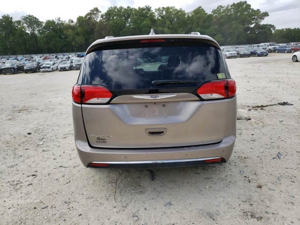 2018-2020 Chrysler Pacifica Left Driver Sun Visor Illuminated With GDO Gray