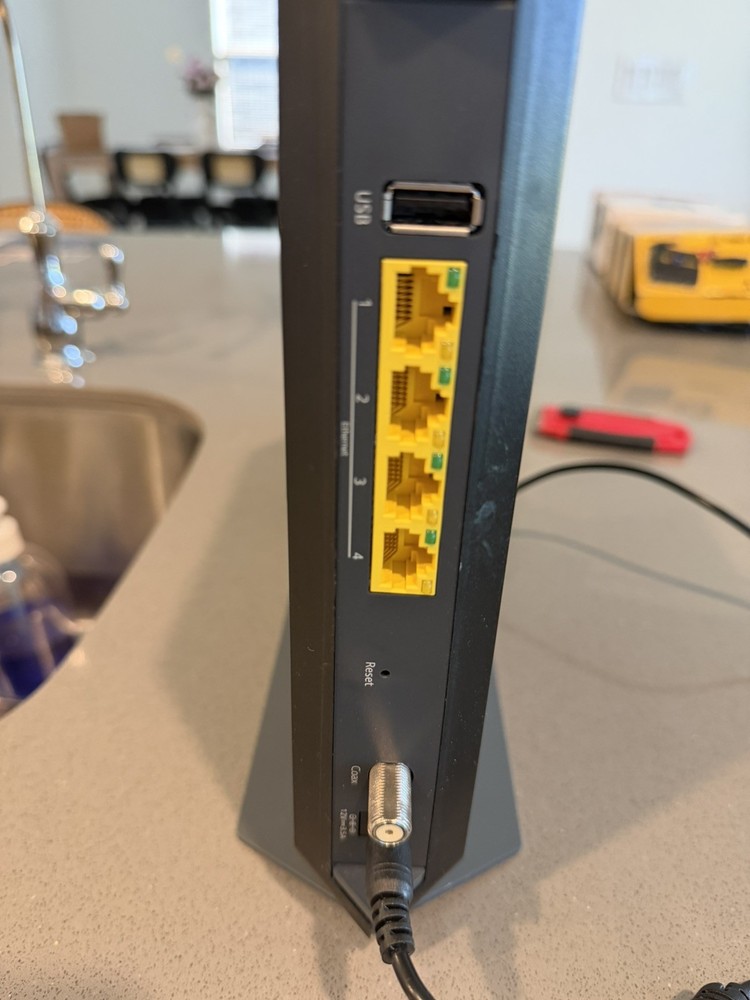 NETGEAR Nighthawk AC1900 WiFi DOCSIS 3.0 Cable Modem Router (C7000)