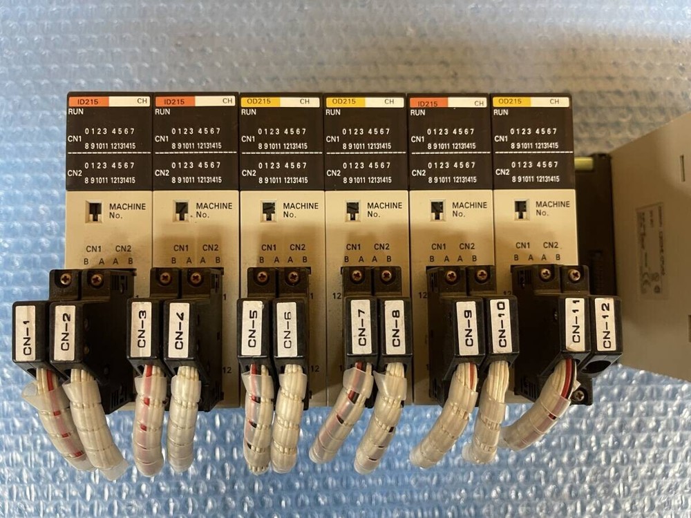 OMRON PA204 SYSMAC C200HE Programmable Controller Sequencer Used Excellent+++