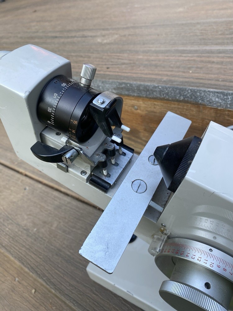 Burton 2020 Lensmeter