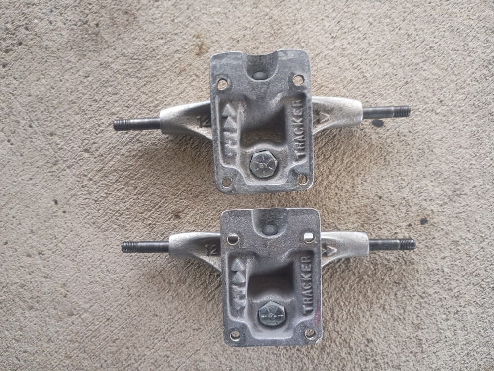 Tracker Dart 127 7.75 Skateboard Trucks