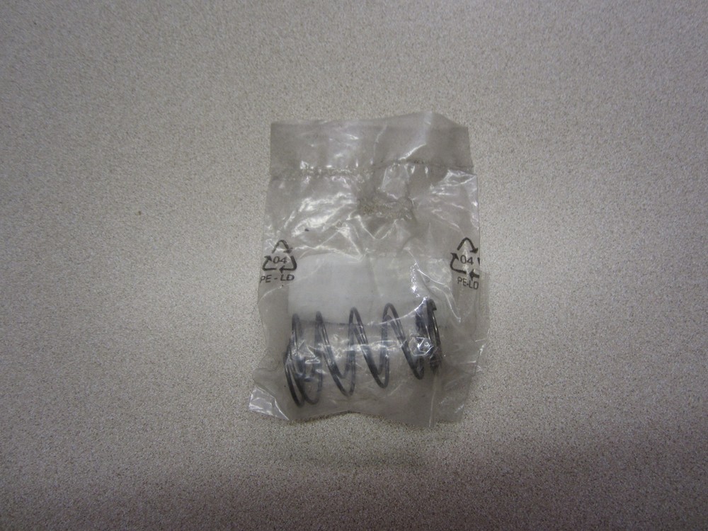 John Deere R505543 (2) Springs