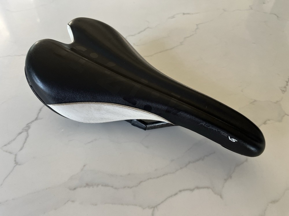 Fizik Alienate V5 Carbon Road Saddle - Black -