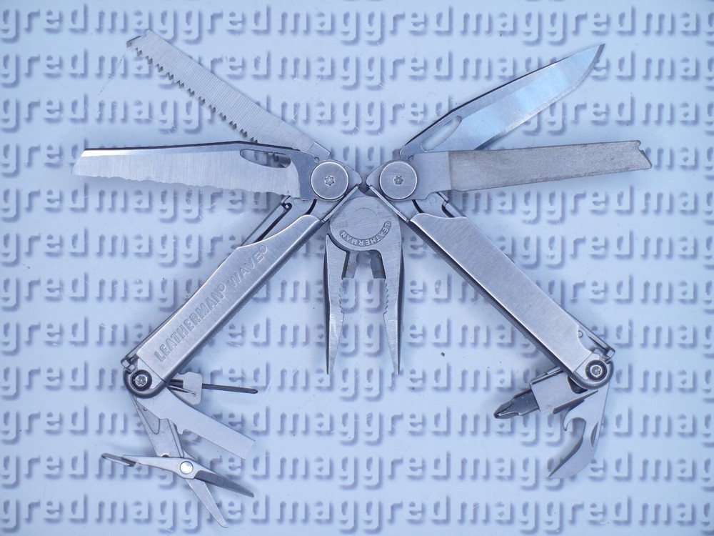 NTSA (2010) LEATHERMAN WAVE NEEDLENOSE MULTI-TOOL w/NYLON SHEATH