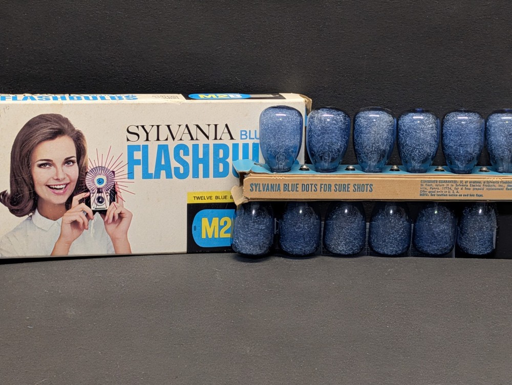 Vintage Sylvania flash bulbs unused