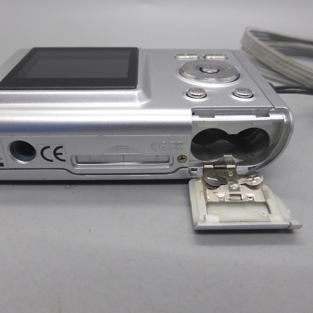Technika SH-340T 3.1MP Compact Digital Camera Silver Tested