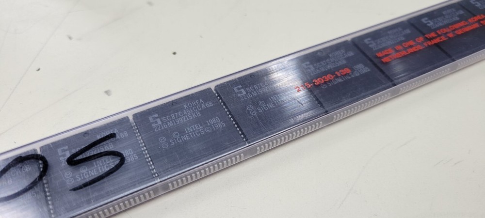 Qty 1, SC80C451CCA68, ICPROC, 80C451, 8-BIT MICROCONTROLLER